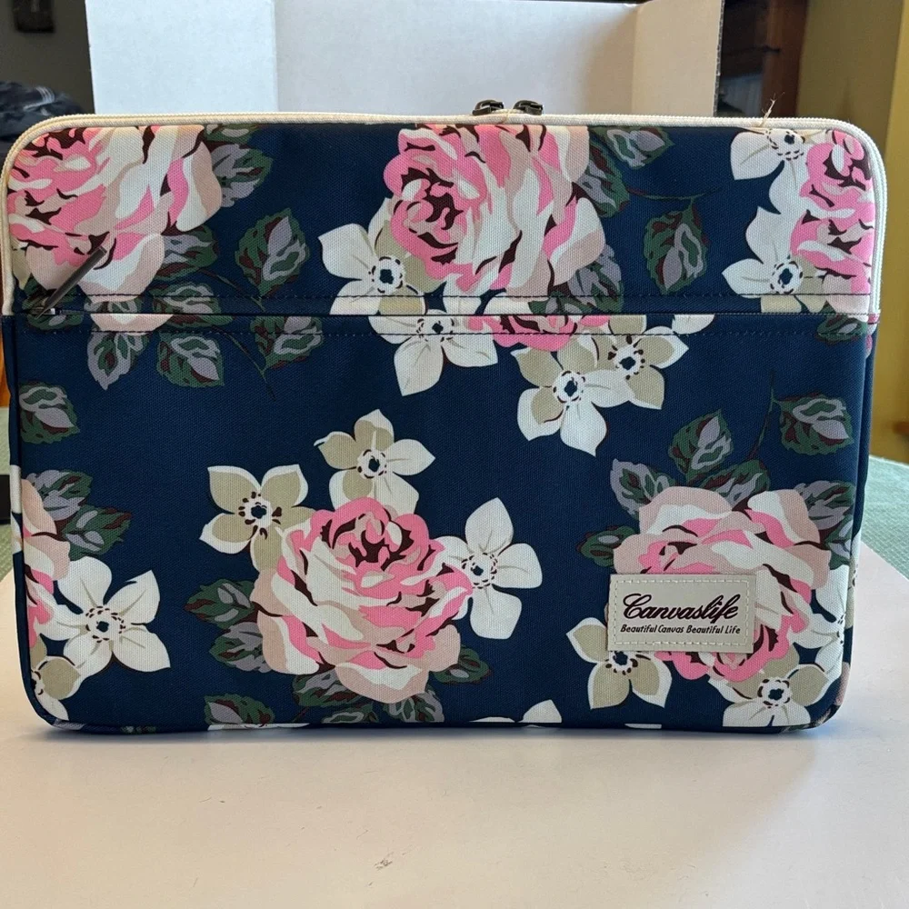 💕5/25💕Canvaslife Floral Laptop Sleeve NWOT 15” x 11”